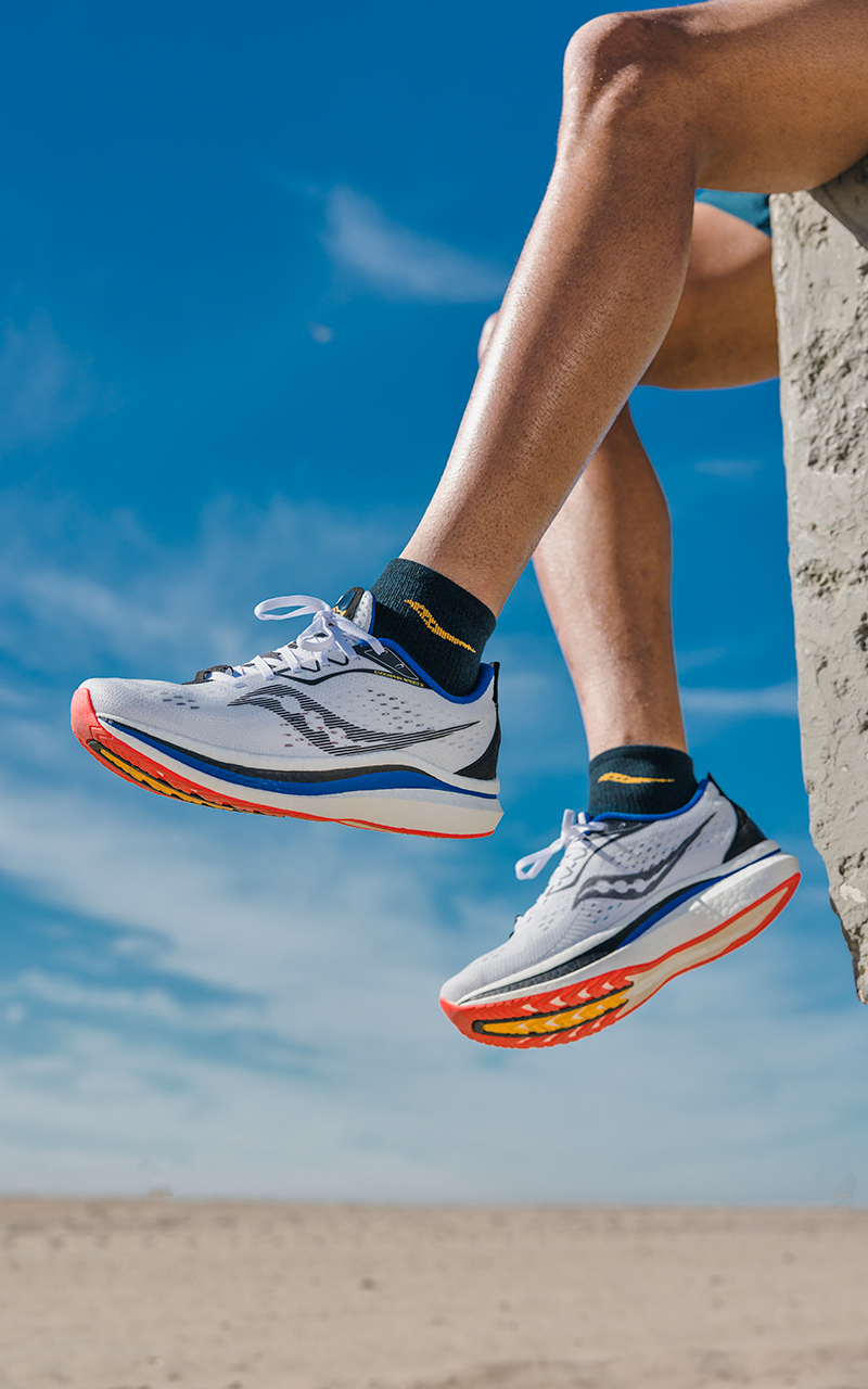 Saucony-EndorphinSpeed2_WhiteVizi-4
